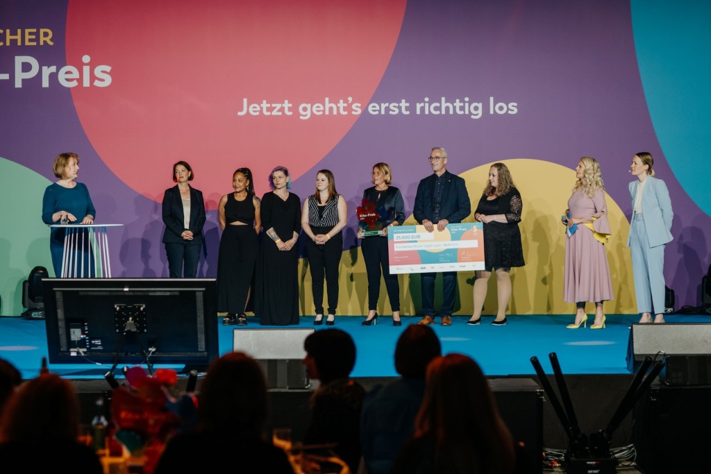Erstplatzierte Preisträger in der Kategorie "Kita des Jahres" 2022: Familienzentrum Olgakrippe aus Heilbronn
